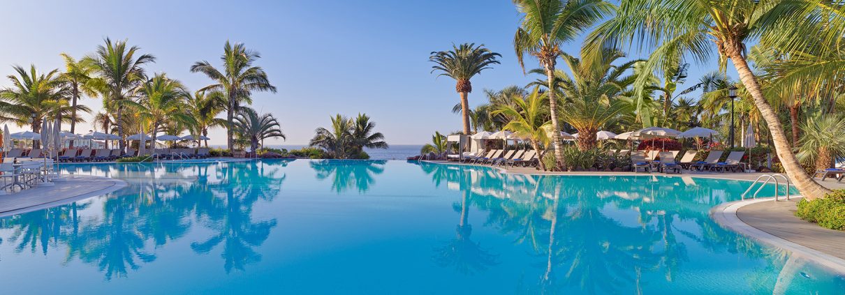 Pool photo for Roque Nivaria gran hotel