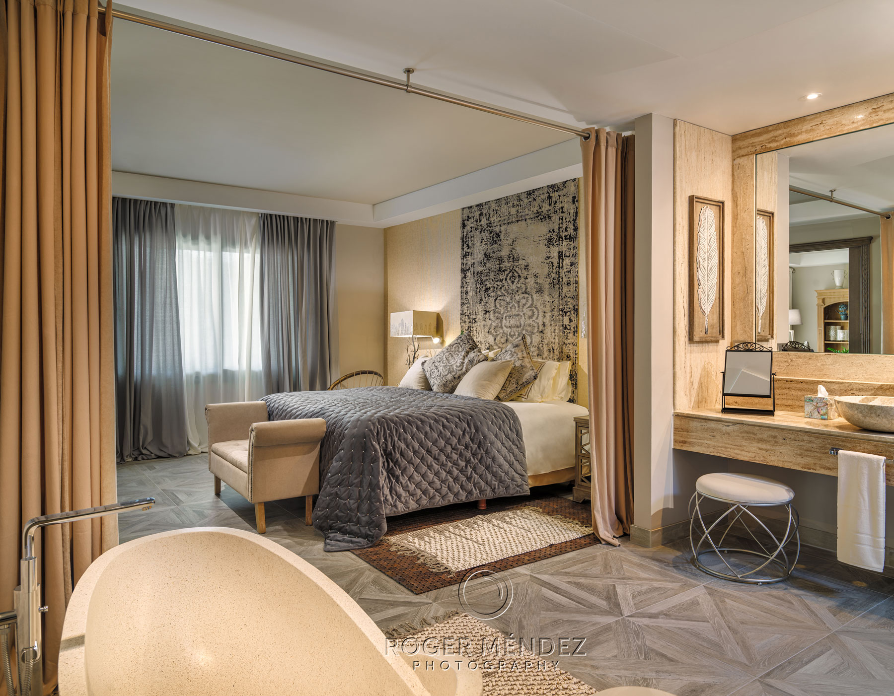 Royal River luxury hotel. Room accomodation 