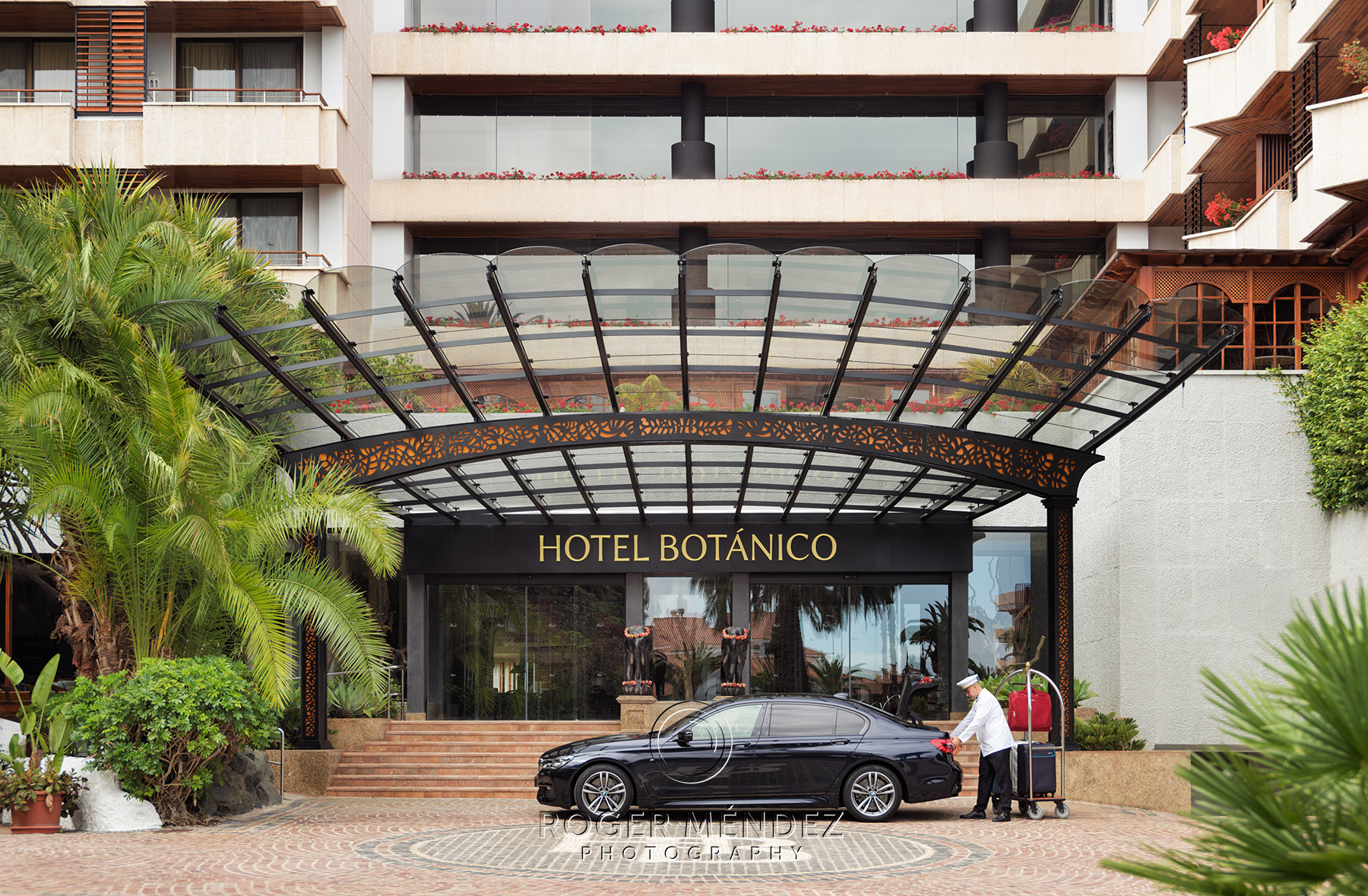 Façade and main entrance of the Gran Luxe Hotel Botánico