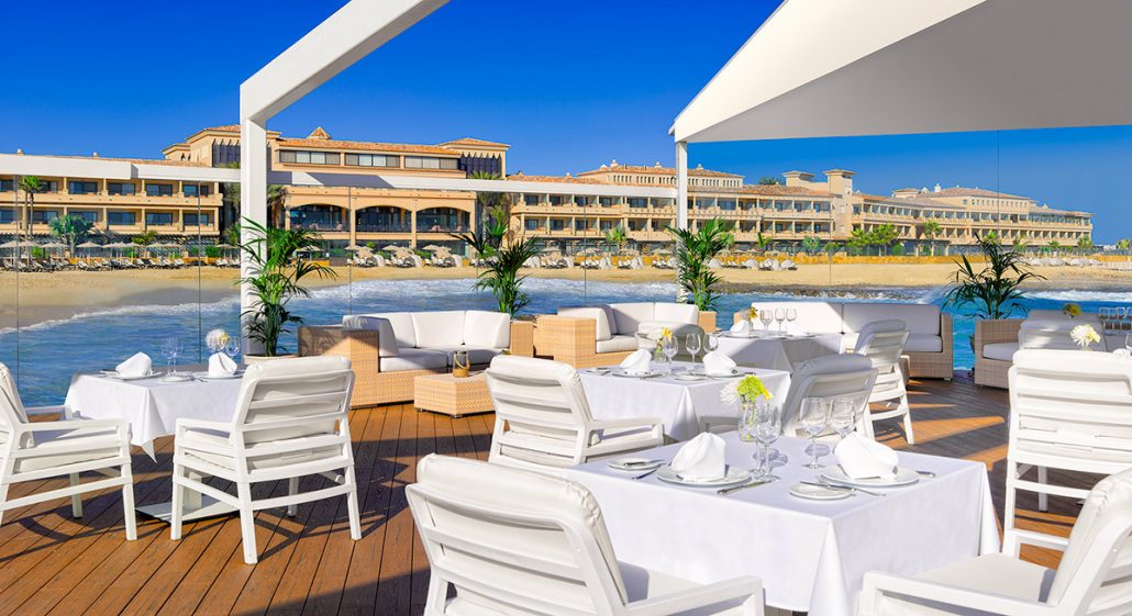 Gran-Hotel-Atlantis-Bahia-Real-Coco-Beach-Lounge-Club