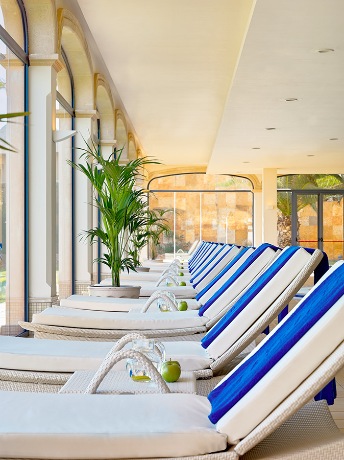 Gran-Hotel-Atlantis-Bahia-Real-Indoor-pool-detail