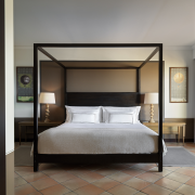 Fotografías de suites del hotel Meliá Hacienda del Conde
